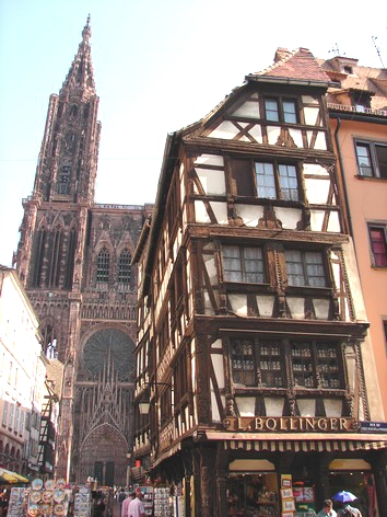 STRASBOURG - La Cathdrale - Photo BERTHEVILLE